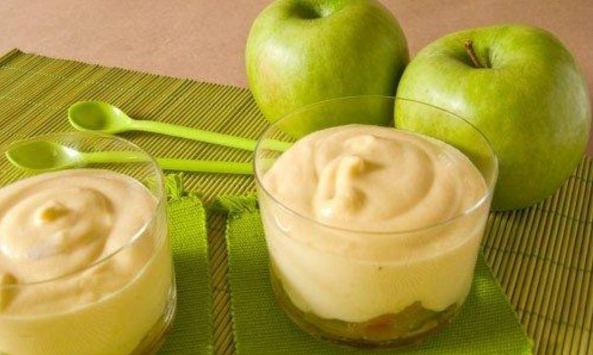 Рецепт воды с яблоками. Мусс яблочный на манной крупе. Самбук яблочный. Яблочный крем. Мусс из яблок с желатином.