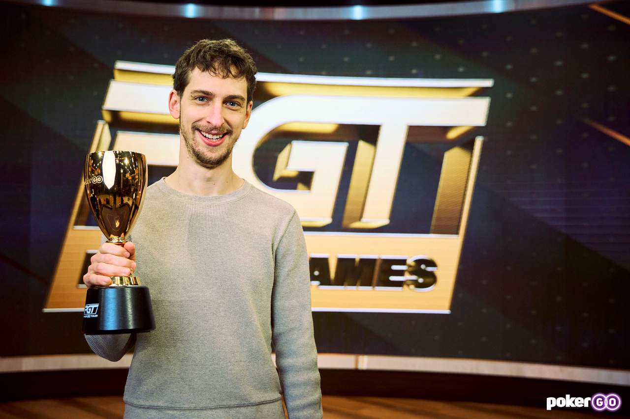 Зак чемпион. Дэн Кэиерон.