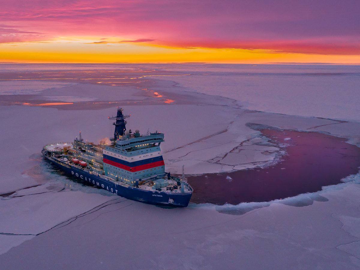 Северный морской путь впервые полностью преодолела