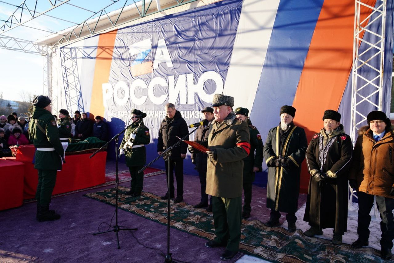 Как минимум пять раз судимого&nbsp; Фаниса Хусаинова сегодня похоронили с воинскими почестями