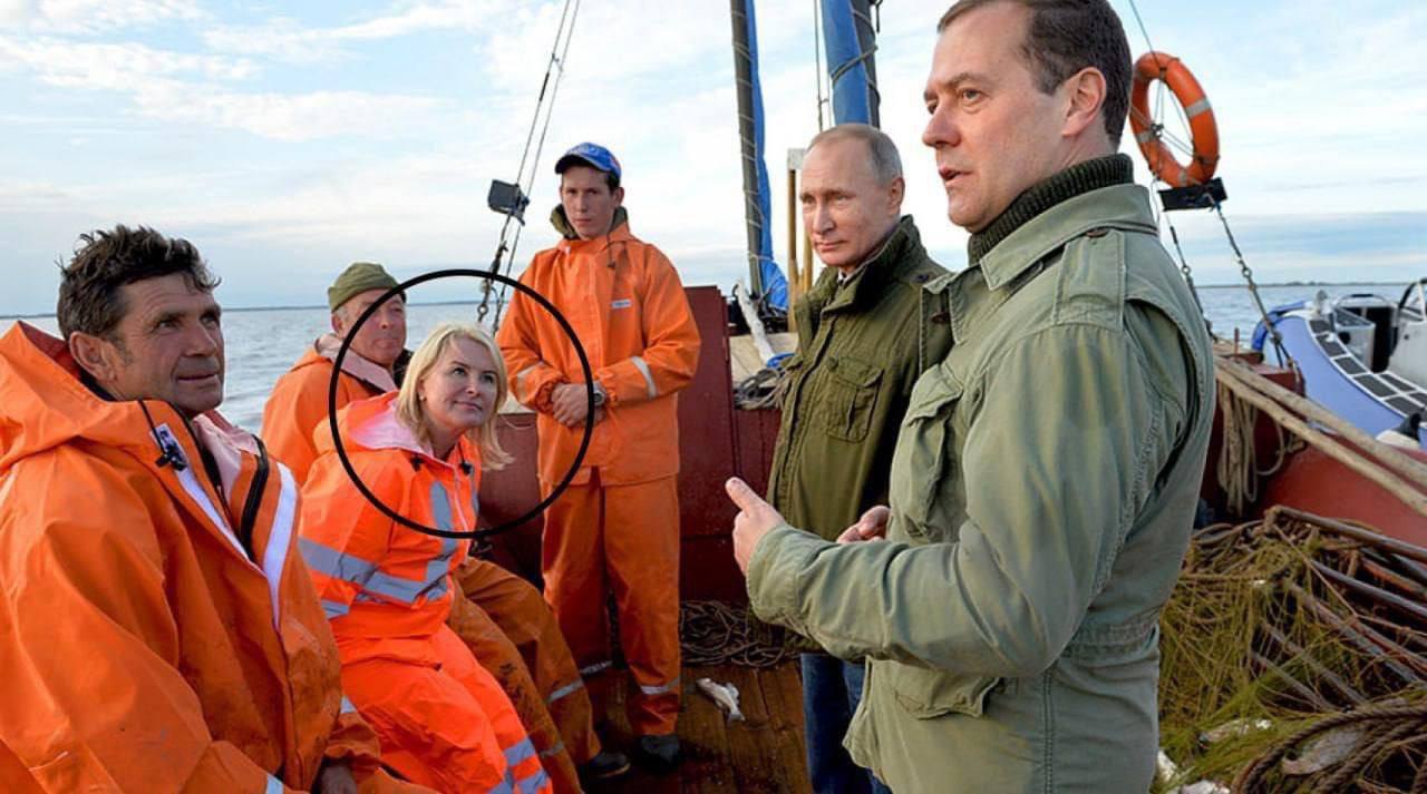Фотографии и видеофиксация новогоднего обращения Путина спровоцировали интерес к его окружению
