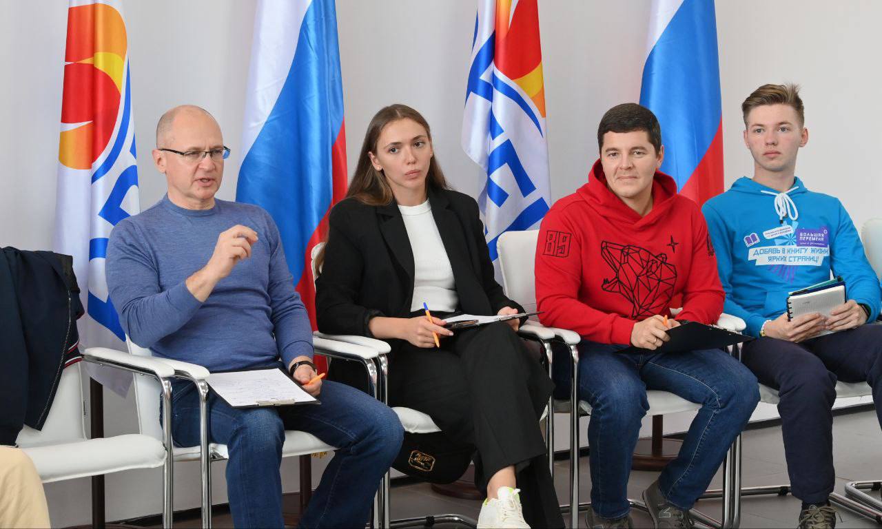 Распространители слухов о судьбе Росмолодежи как-то не смогли между собой договориться: одни писали о ликвидации, другие &mdash; об оптимизации