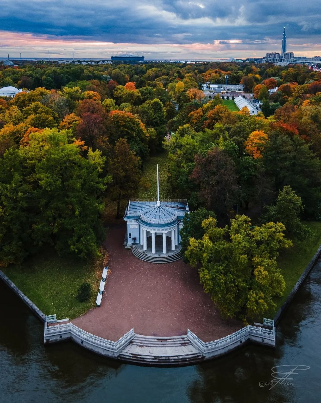 Парк на Елагином острове Санкт Петербурга