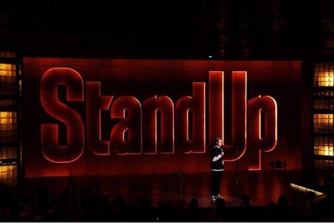 Канал stand. Заставка Stand up на ТНТ. Комики ТНТ. Самый возрастной комик ТНТ.