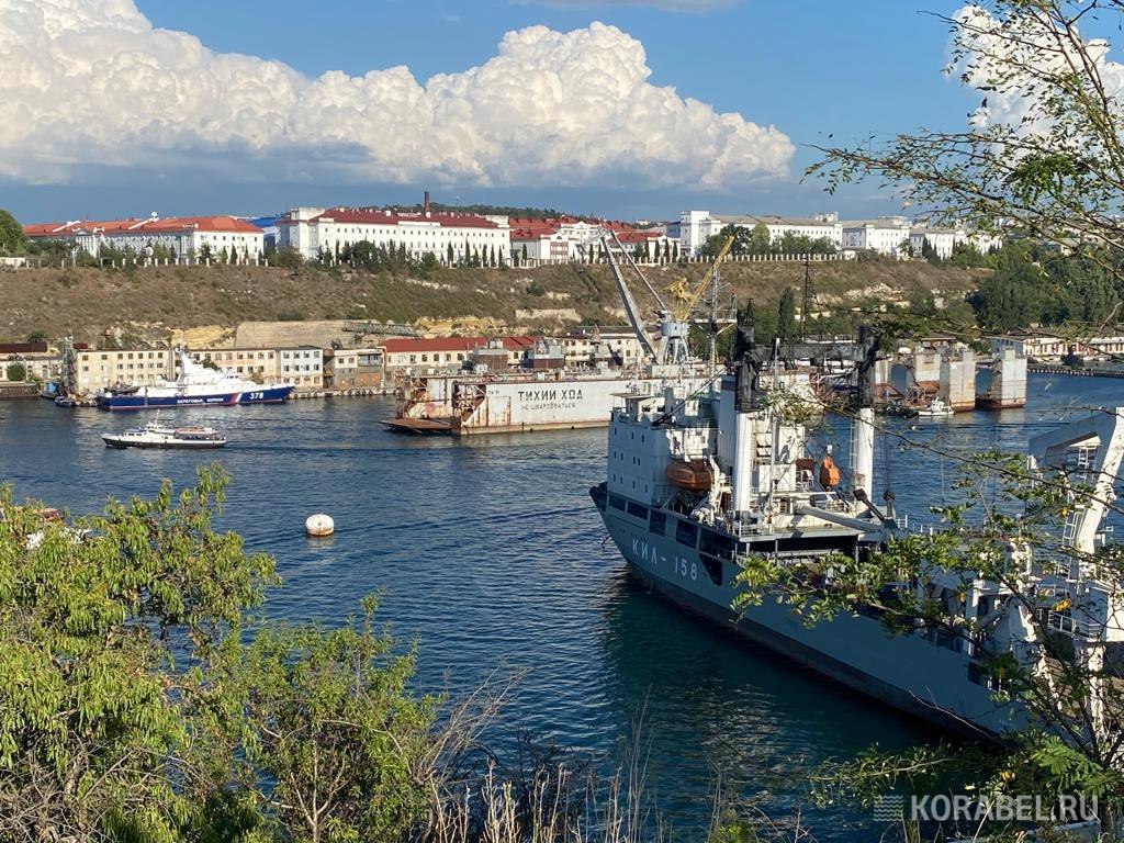 Корабел ру. Море Севастополь 2022. Севастополь фото 2022. Китайский авианосец. Китай спустил на воду третий авианосец.