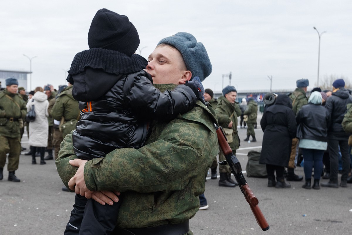 Помощь мобилизованным. Проводы военнослужащих. Поддержка солдат. Мобилизация. Мобилизованные солдаты.