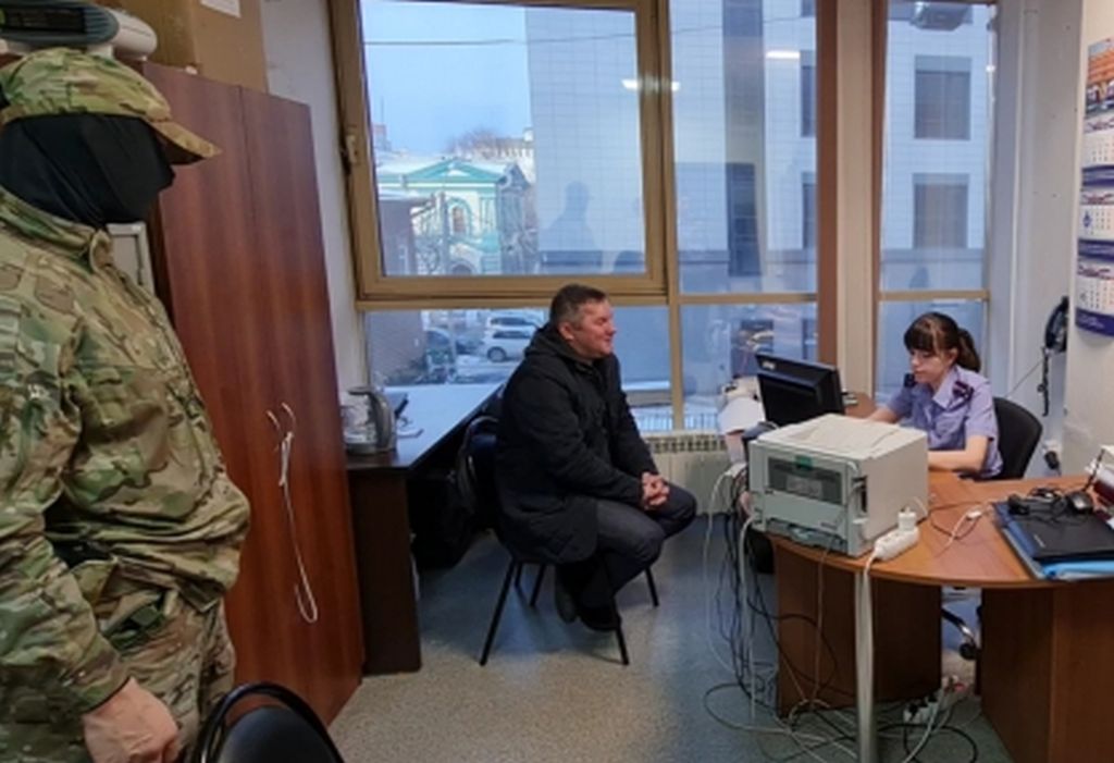 Экс министр здравоохранения. Сандаков Яков Павлович. Обыск в квартире. Военные корреспонденты России. Обыск в офисе.