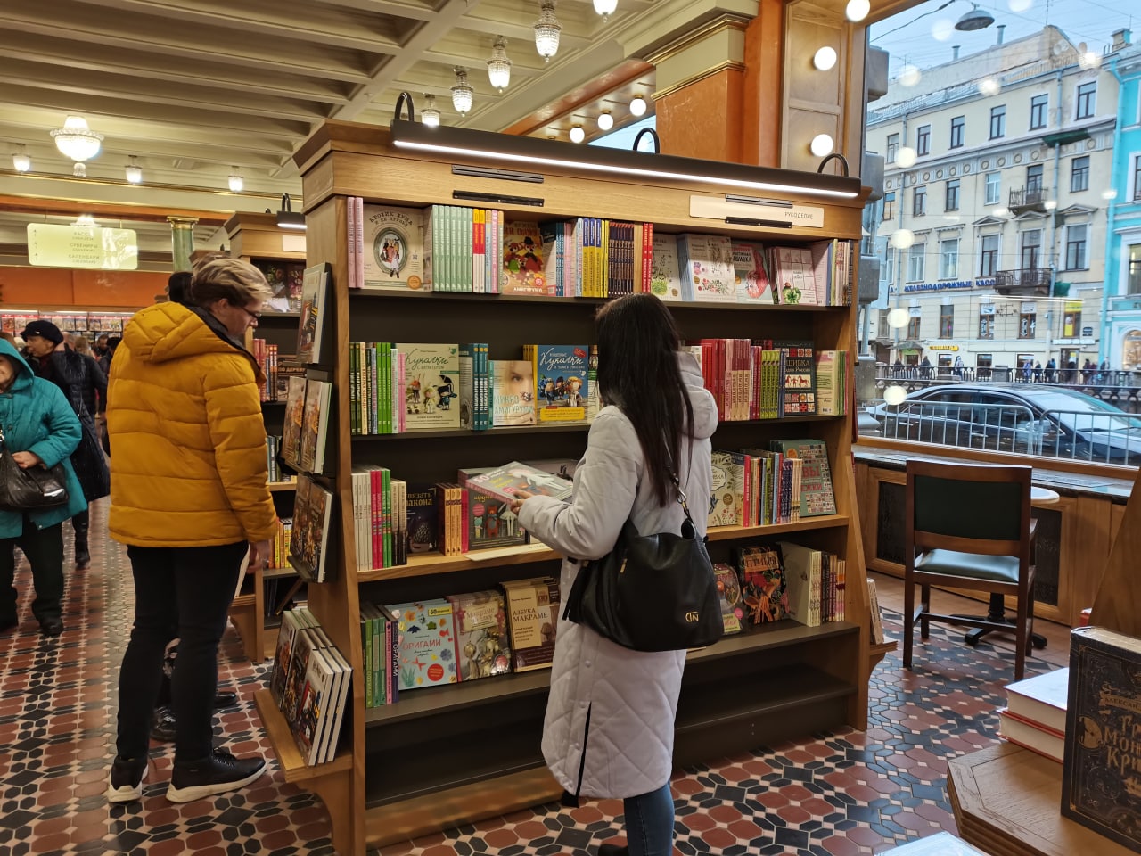 книжный на невском санкт петербург