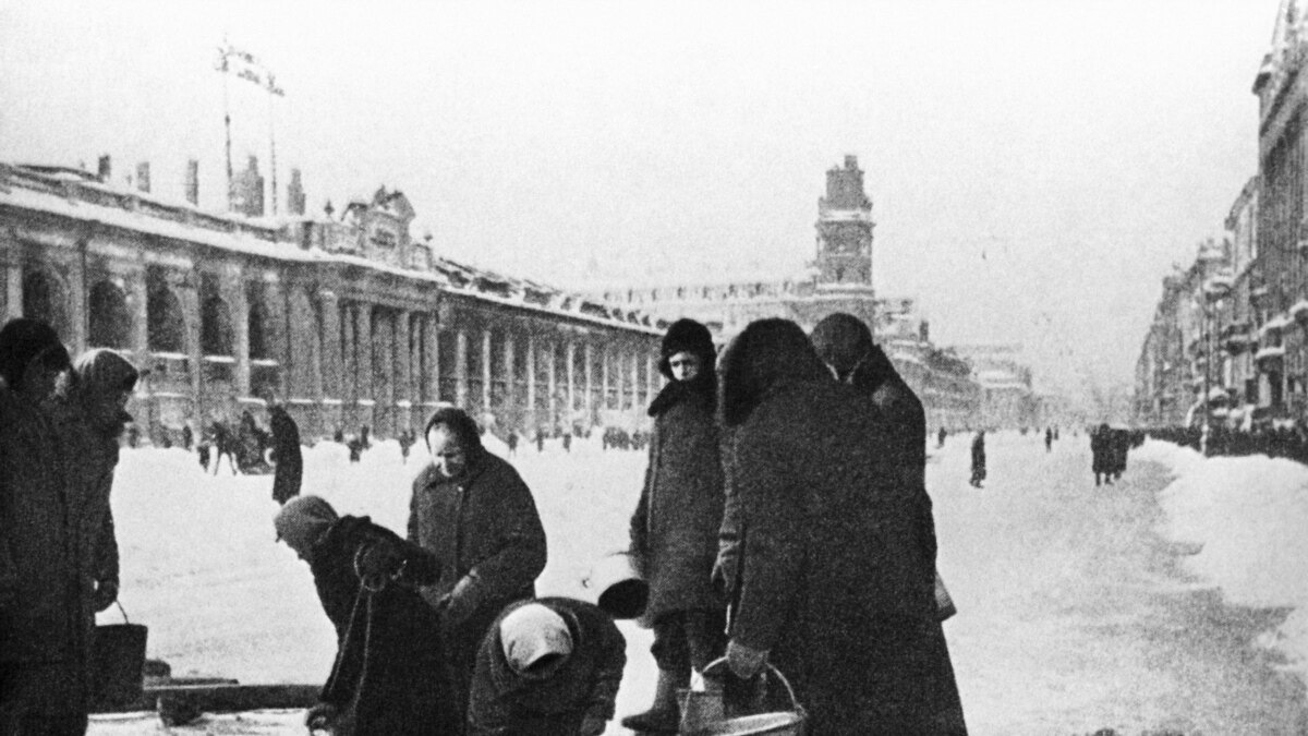 Взять в блокаду. Вода в блокадном Ленинграде. Ленинградцы идут на фронт.