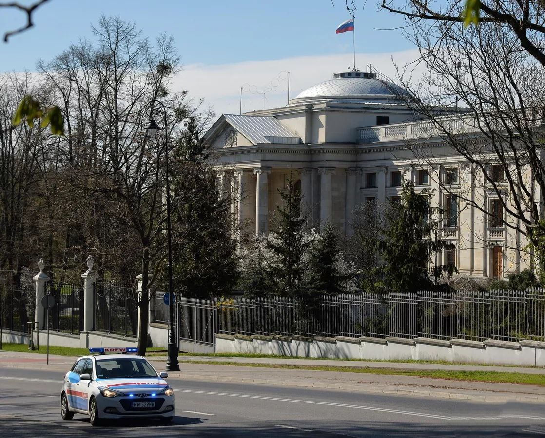 Варшава под россией. Здание посольства России в Варшаве. Посольство России в Польше. Варшава дом российских дипломатов. Польша 45 дипломатов Андреев посол.