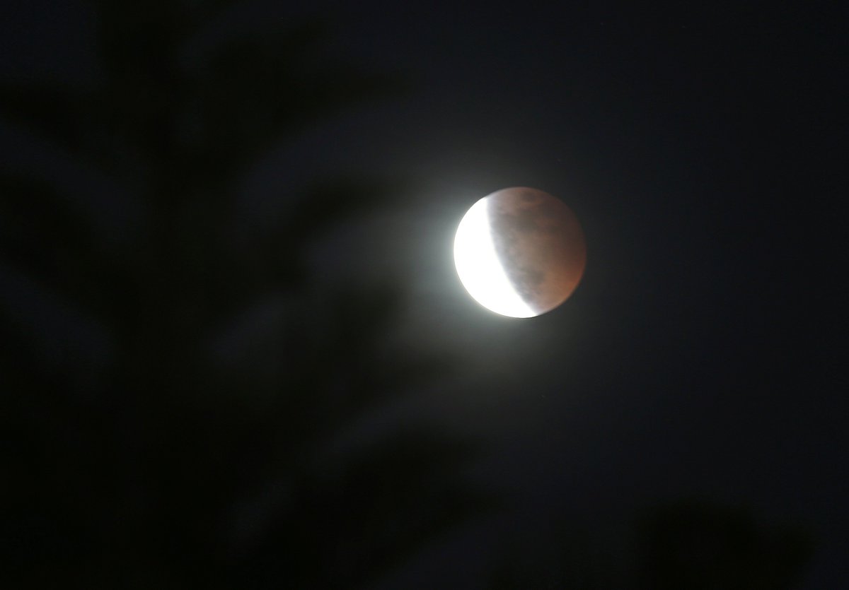 луна 22 октября 2023 фото