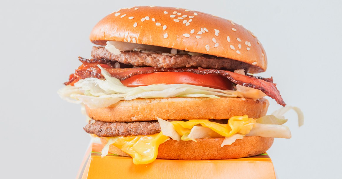 Гамбургер биг мак. Бывший биг мак. Биг мак 255р. Необычный бургер. Бывший биг мак.