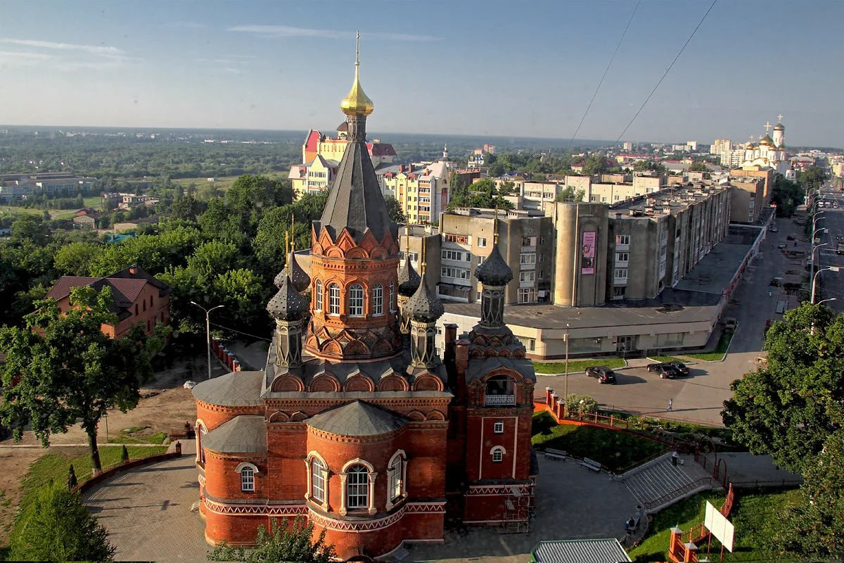 Н брянск. Брянск центр города. Столица Брянска. Церковь Преображения Господня Брянск. Спасо-Гробовская Церковь Брянск.