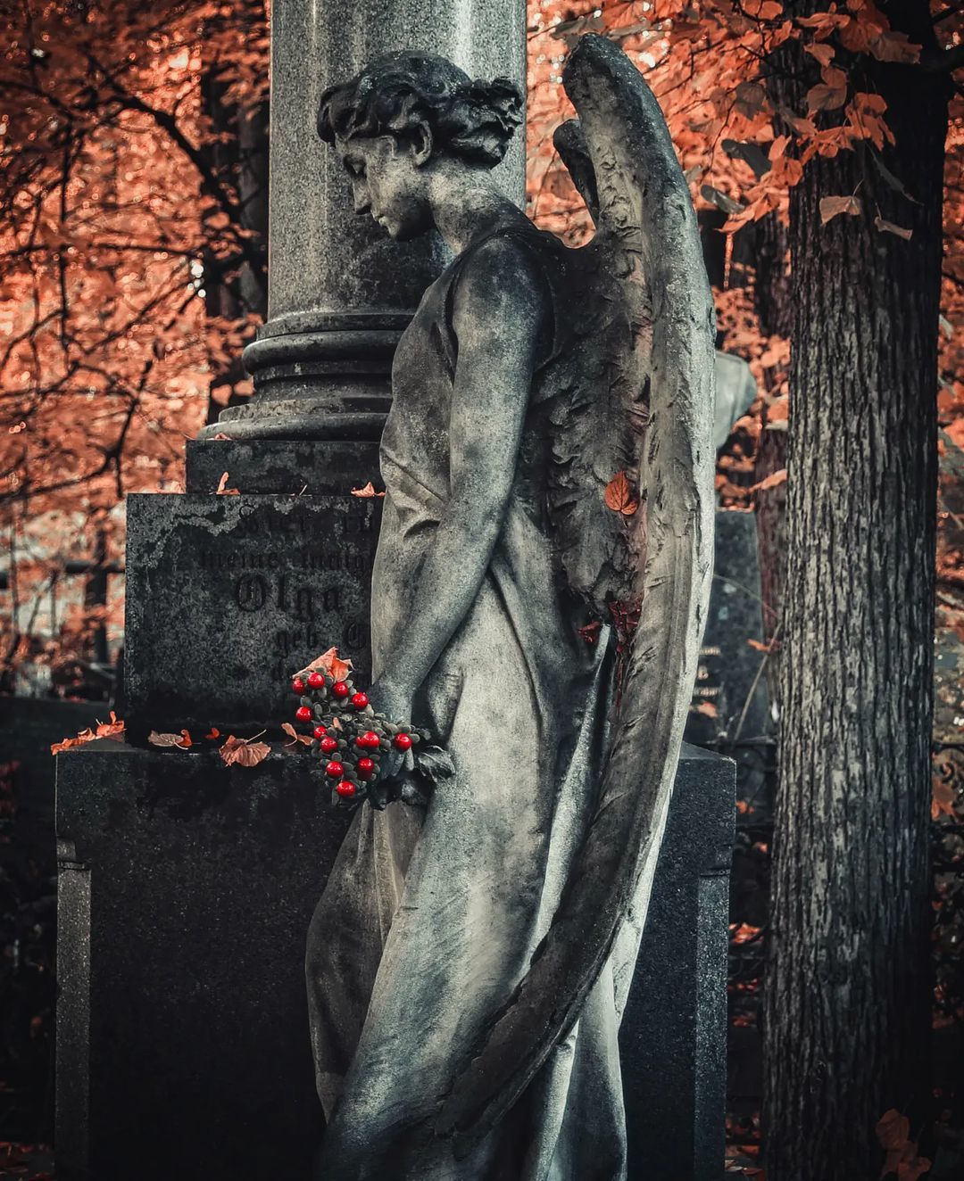 Scp статуя ангела. Плачущий ангел на памятник. Плачущий ангел фото. Плачущий ангел скульптура. Пушкинский музей статуя ангела.